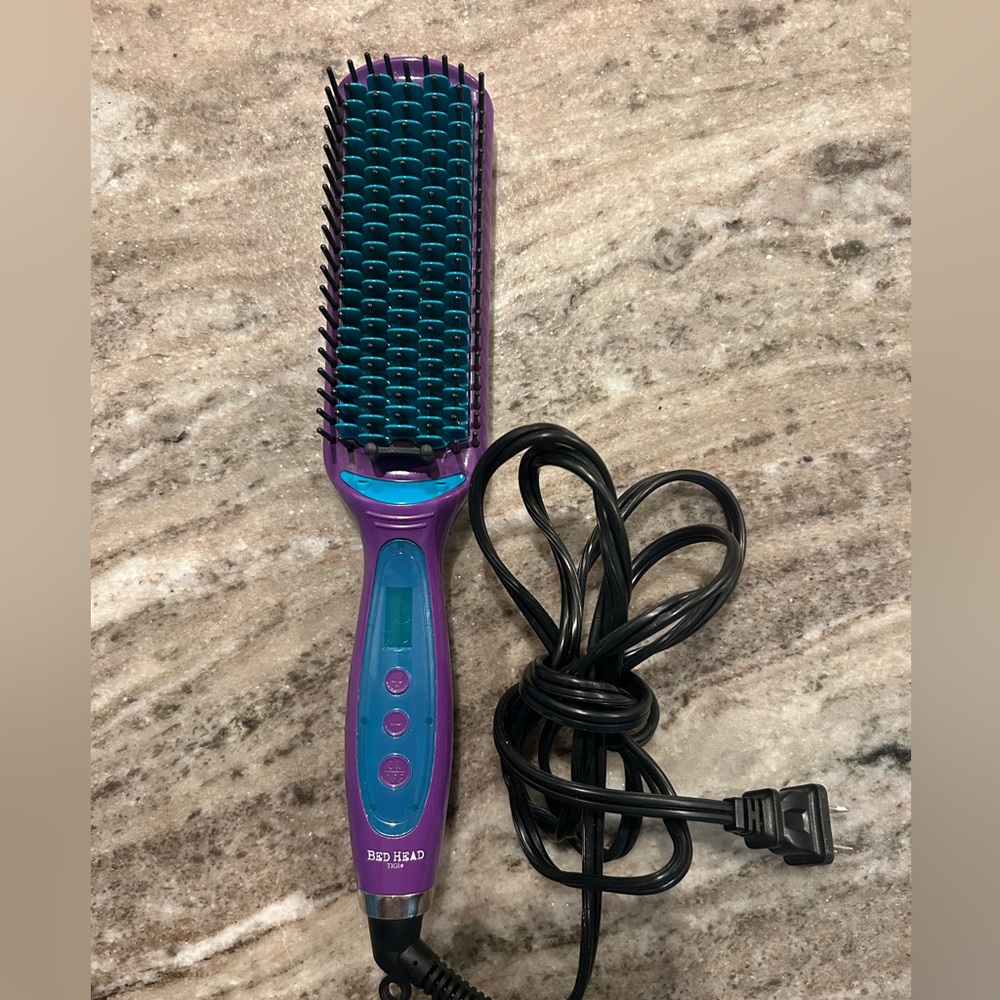 BedHead Smooth Operator Straightening brush